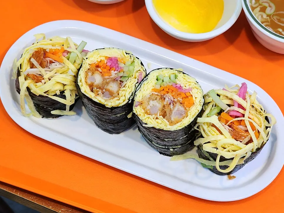A spoonful of beef gochujang bibimbap