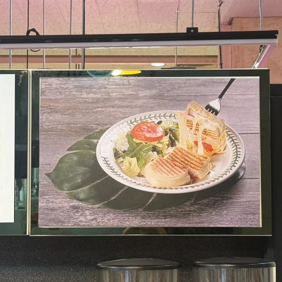 Visual of several packed sandwich varieties
