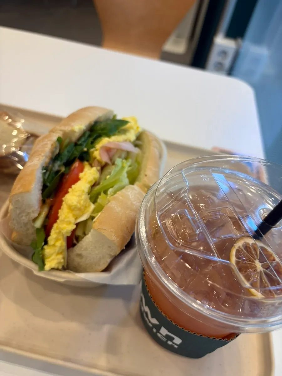 Grapefruit tea ordered alongside the Town Sandwich