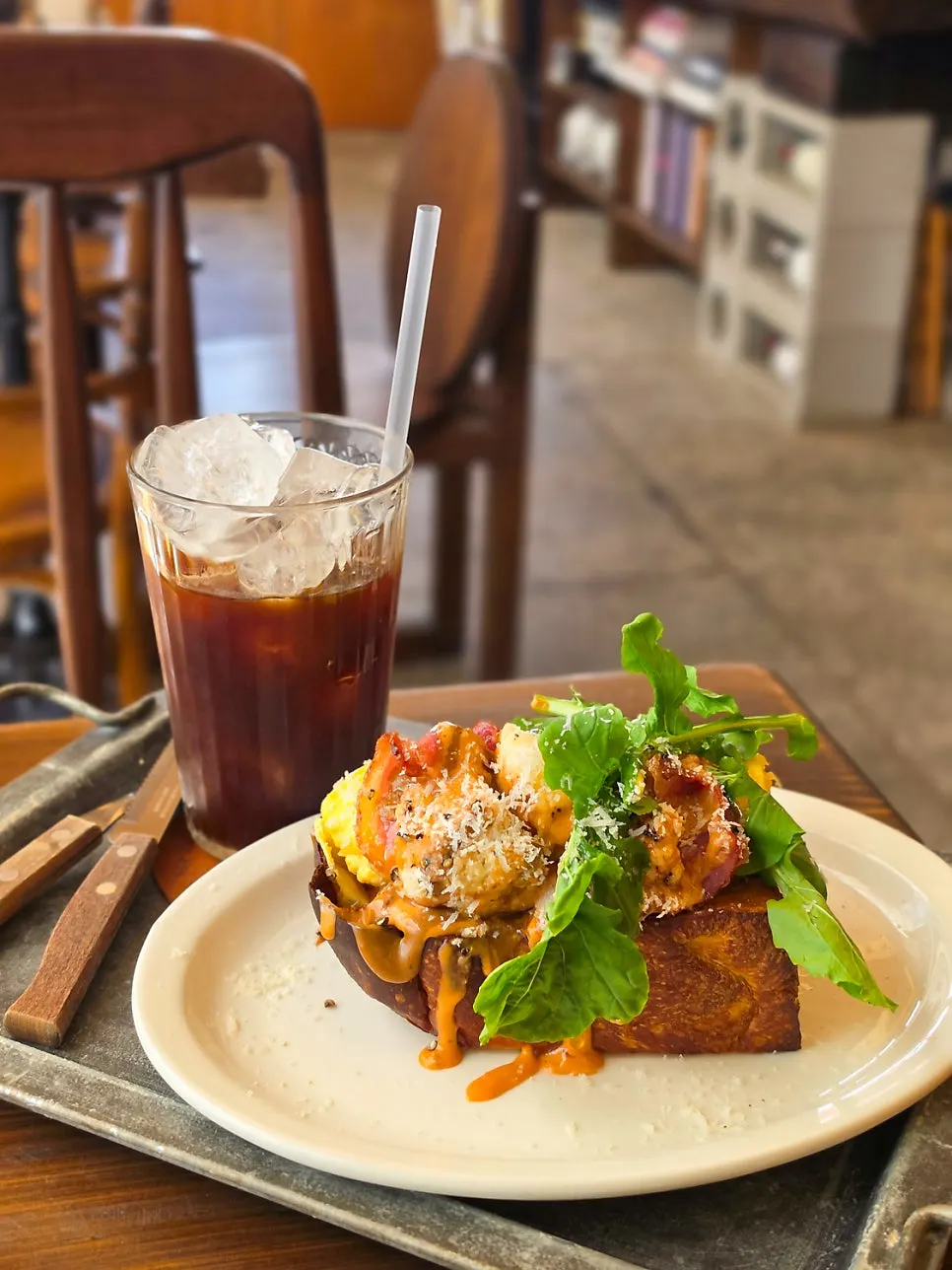 Exterior of Que Sera, a Jamsil brunch café
