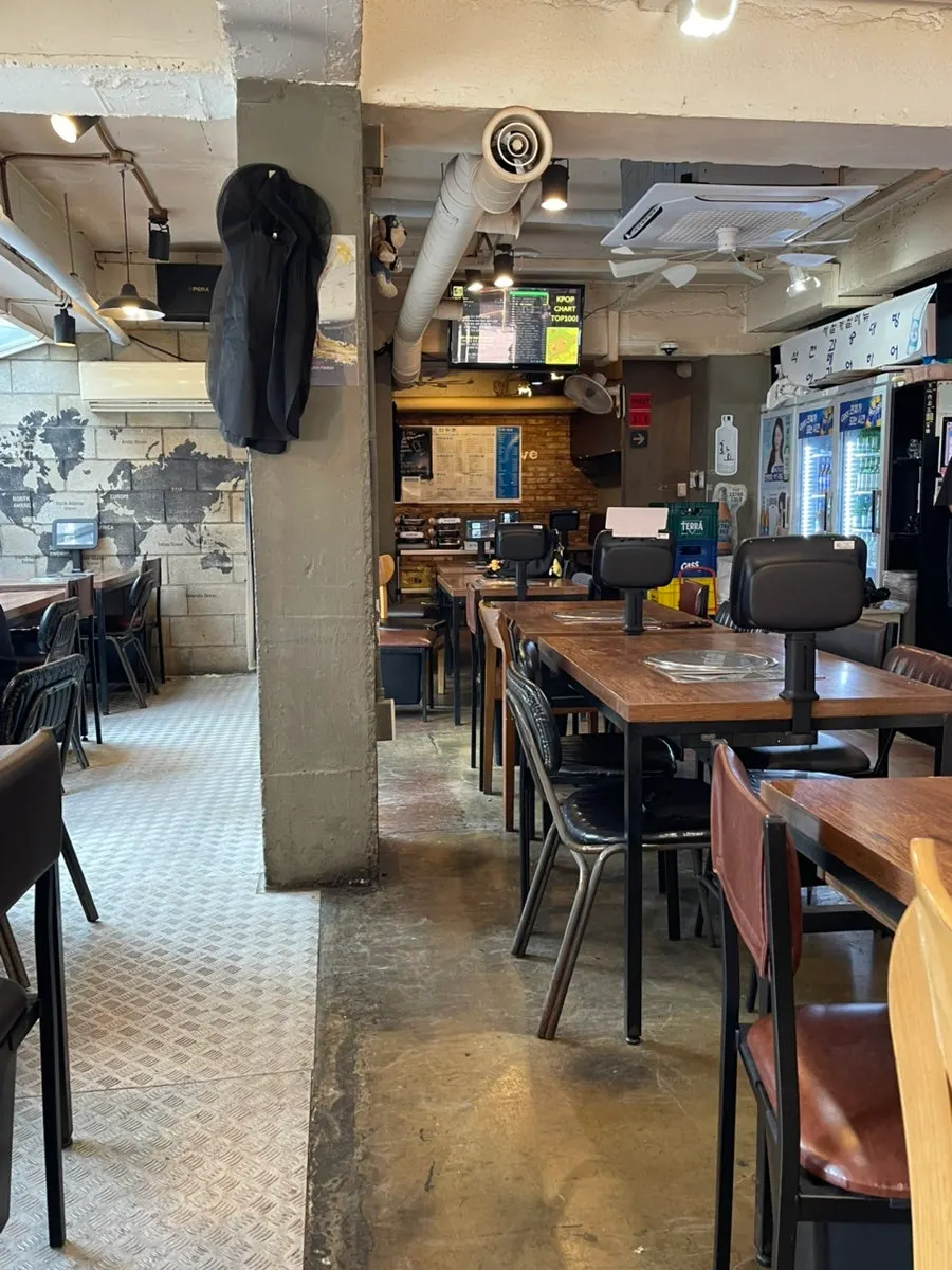 Interior of Ojingeo Seonsuchon Jamsil