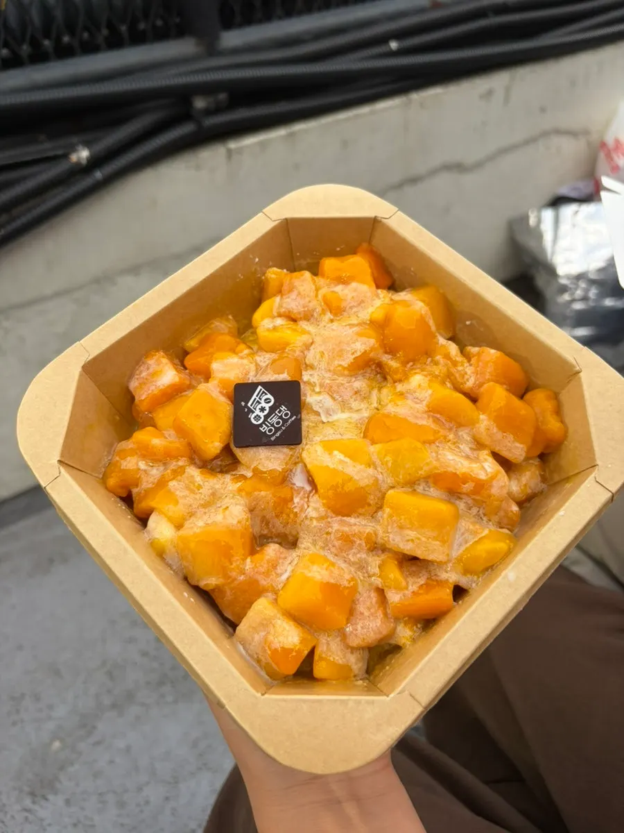 야구장 좌석에서 먹는 망고빙수