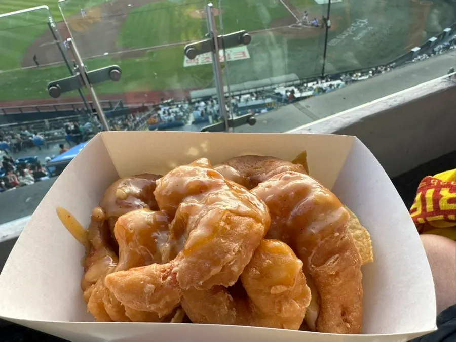 Station cream shrimp topped with cream sauce