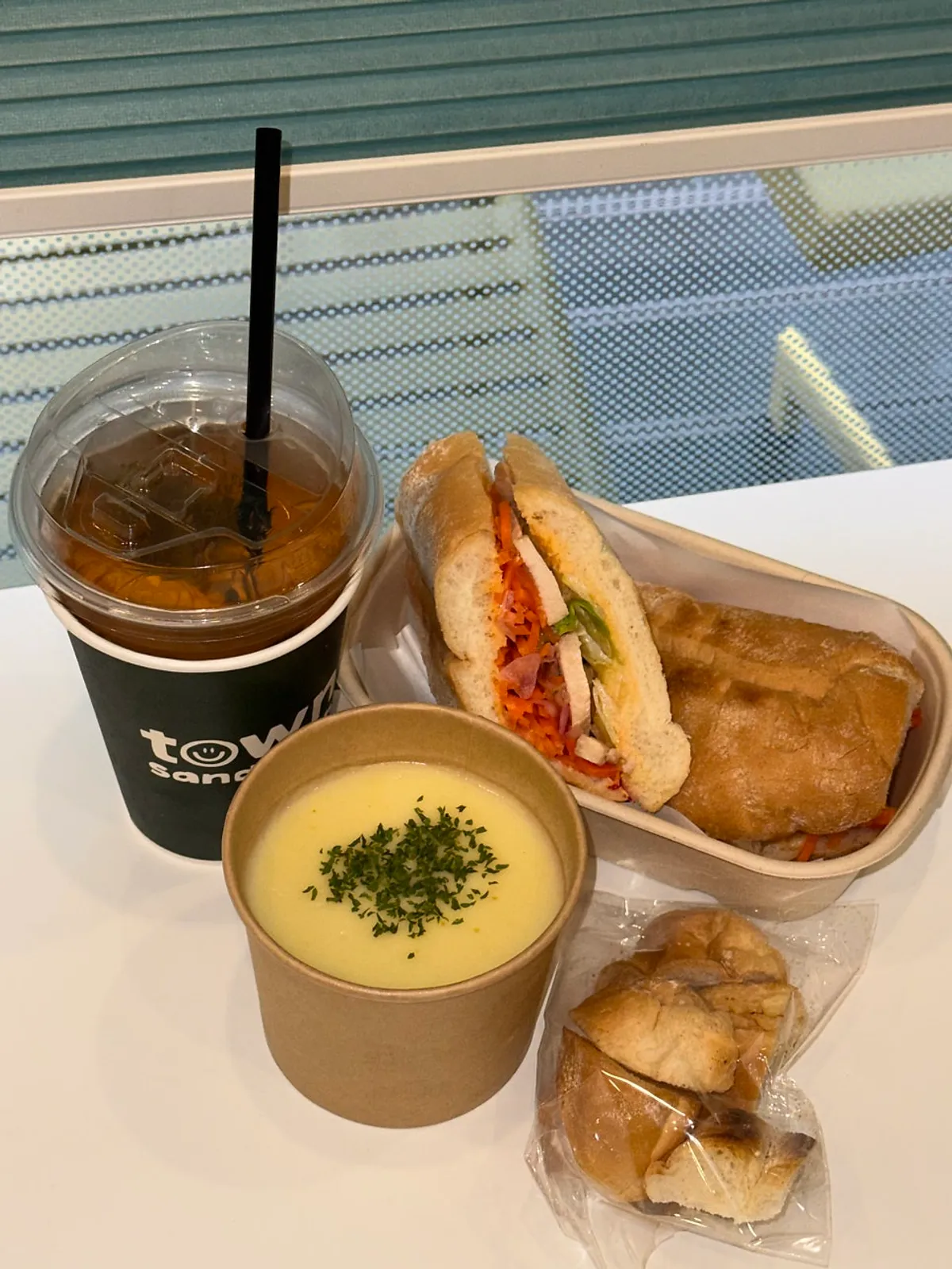 The full grilled chicken bánh mì set served at once