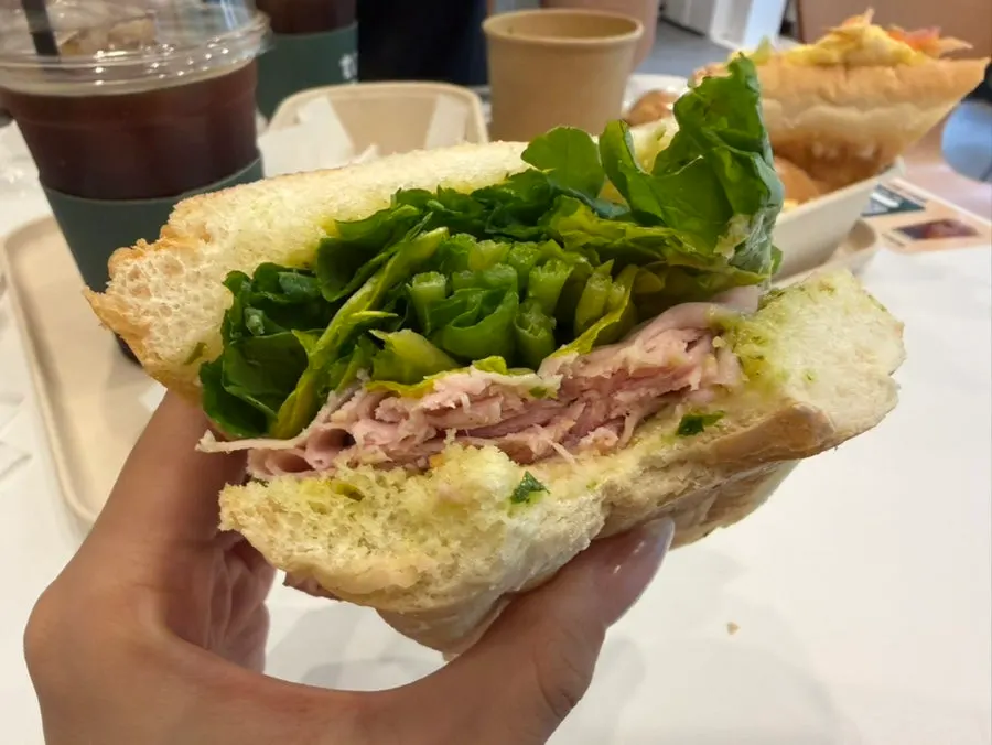 Basil jambon-beurre loaded with rocket