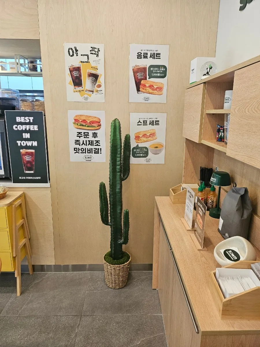 Sugar-free Xiao Ke Le candy on display in the shop