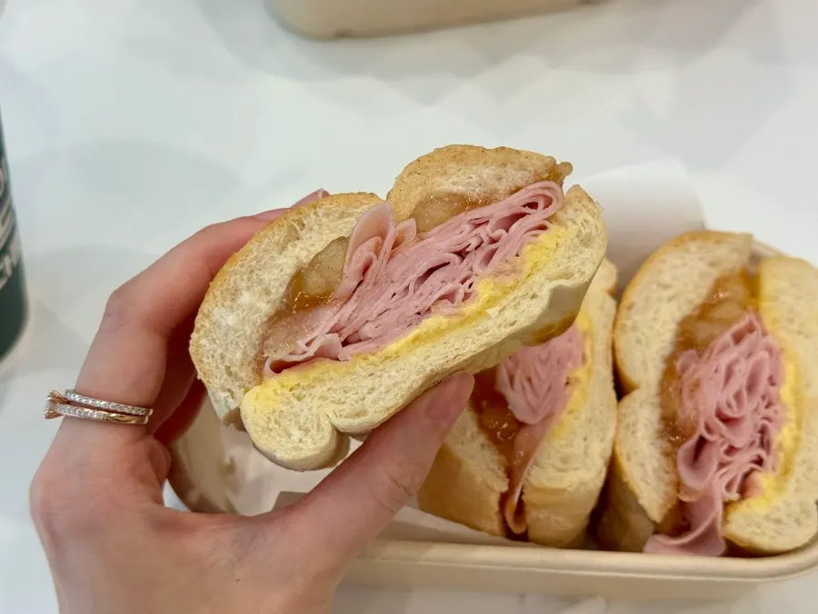 Apple Jambon-beurre Sandwich with butter and apple