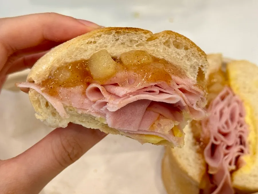 Sandwich showing the jambon and apple compote jam