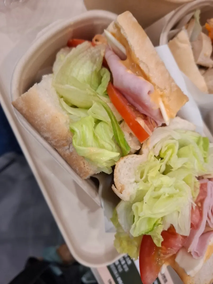 Sandwich sliced and plated flat