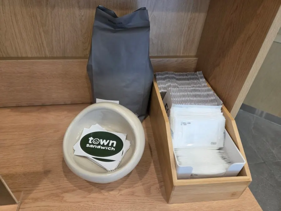 In-store notice for group order consultations