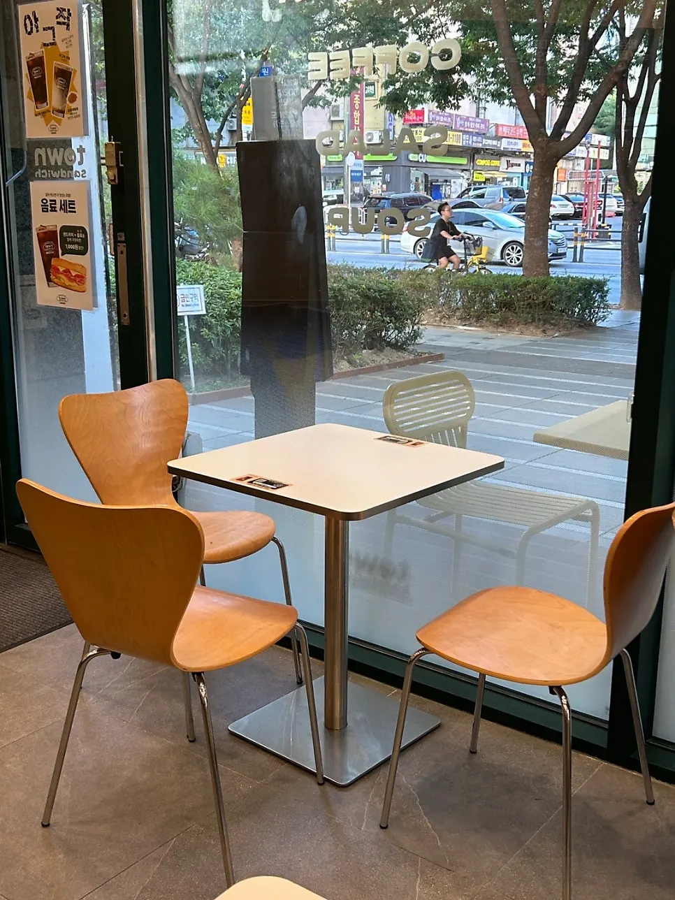 Bar table seating for solo diners