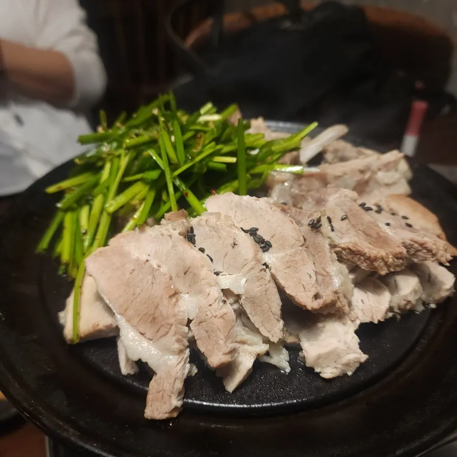 Food ordered as drinking snacks at Jojomomo