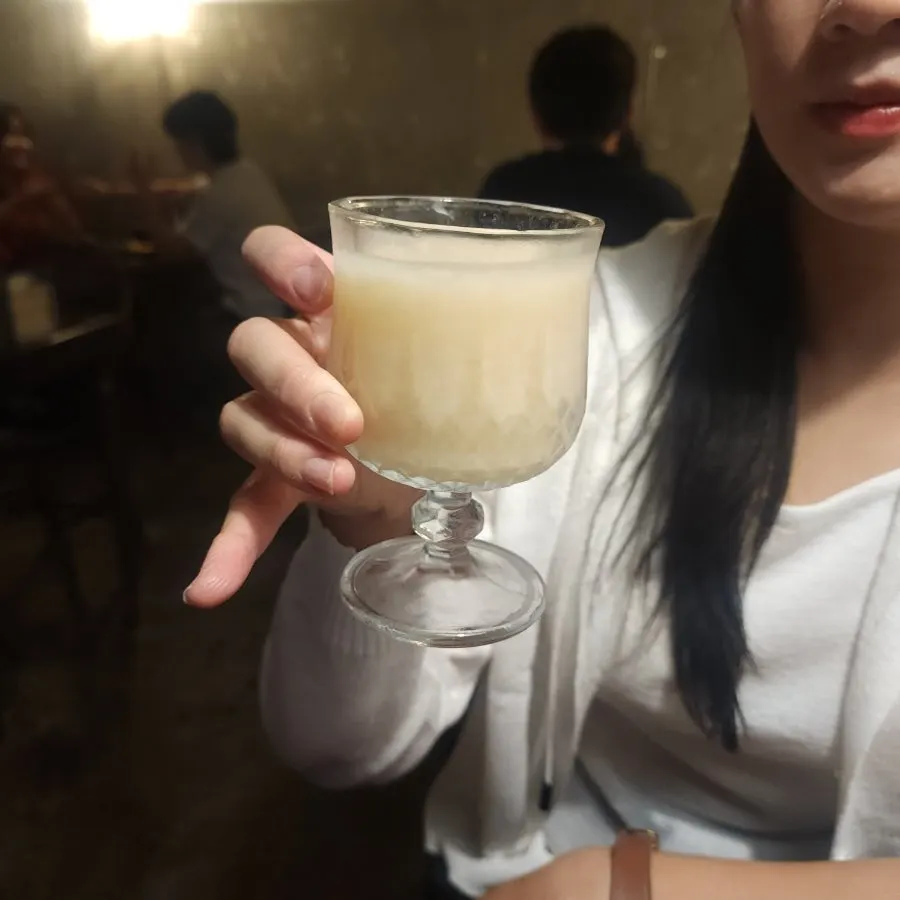 Nurungji makgeolli enjoyed at Jojomomo