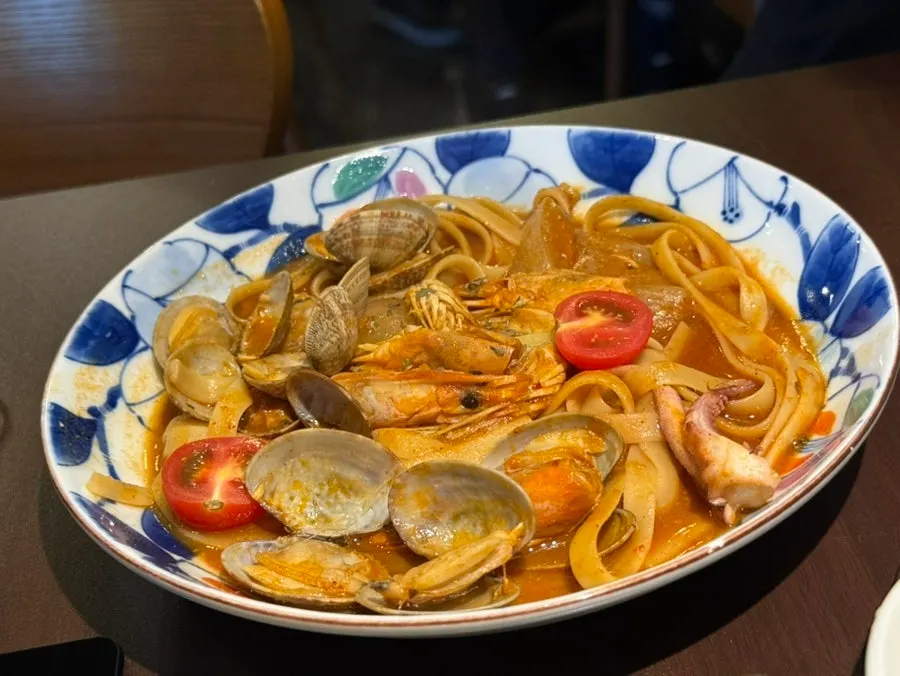 코스에 포함된 파스타 한 접시