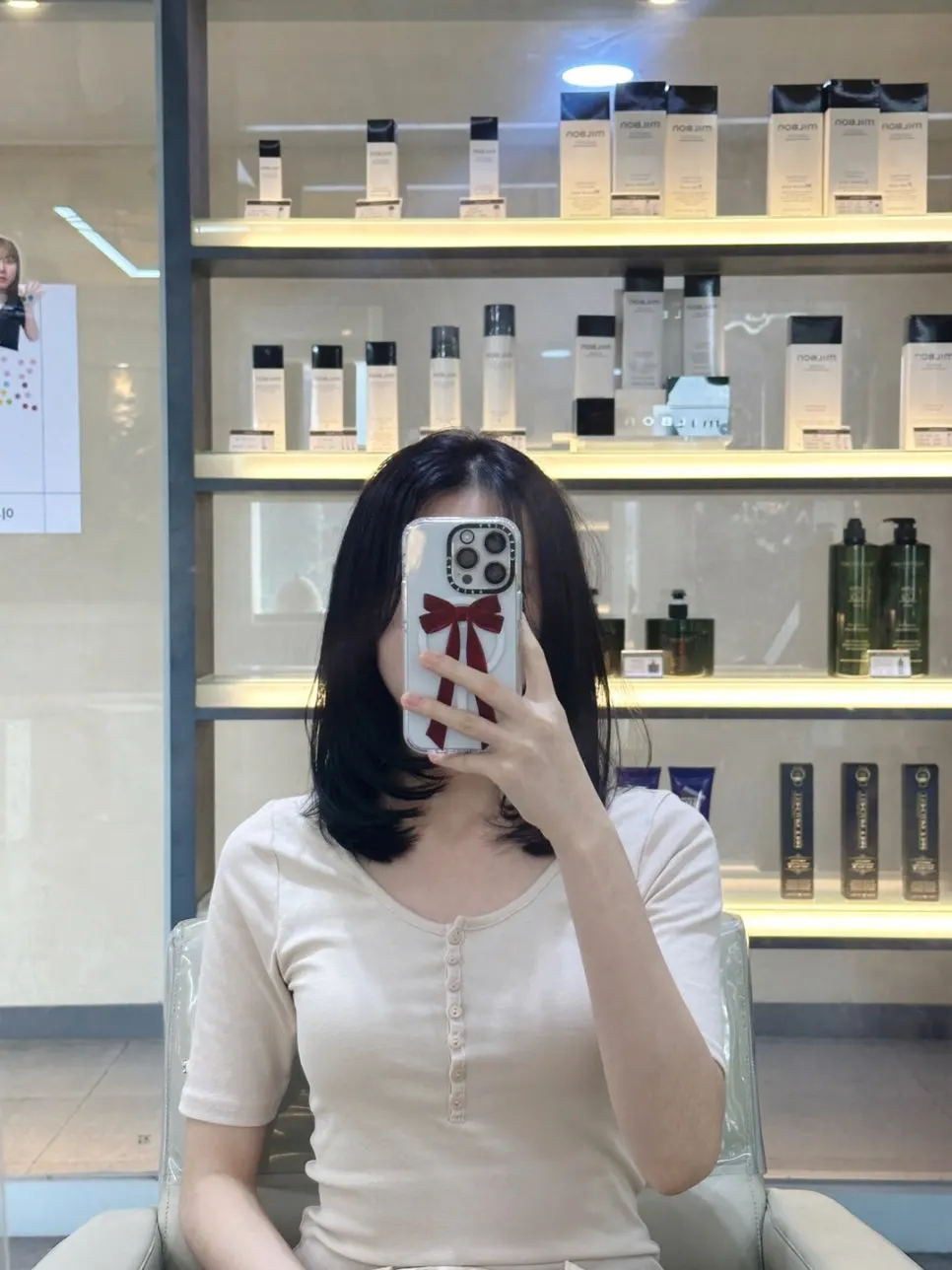 Finished deep black hair after blow-drying