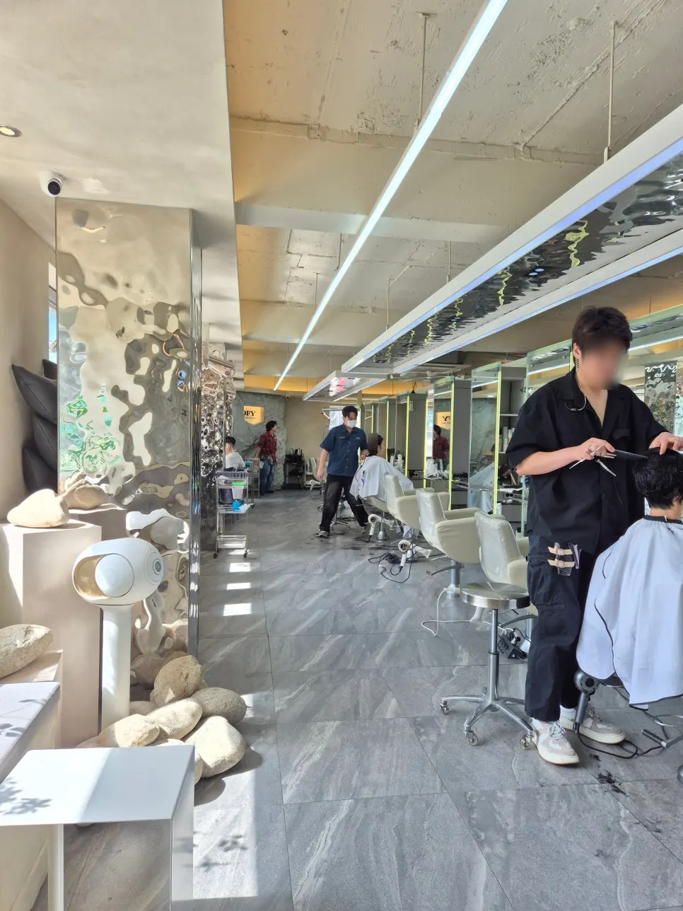 A corner of the Only For You Jamsilsaenae Branch salon