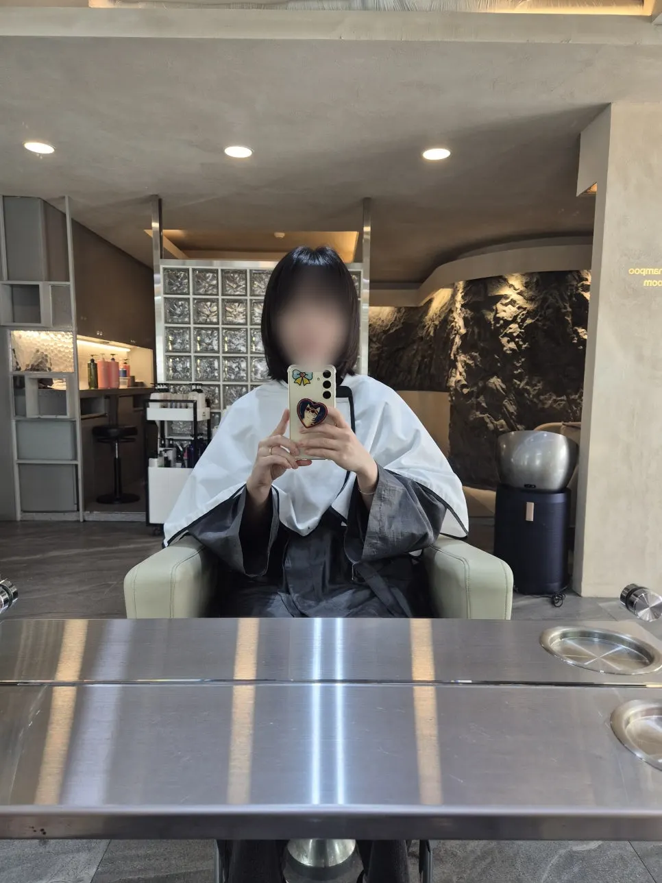Lightened ends after the cut