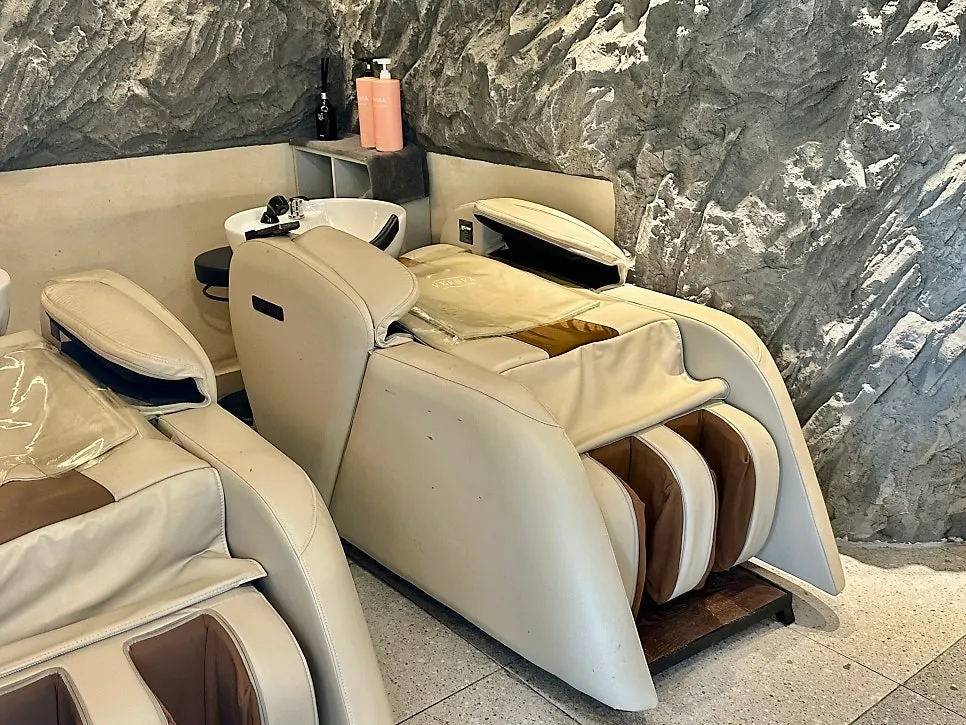 Hair clinic treatment in the shampoo room