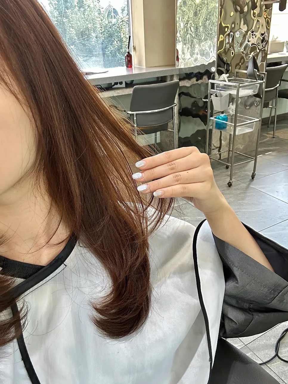 Smooth, shiny hair ends
