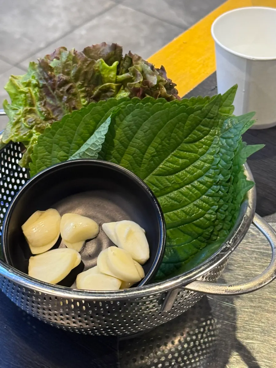 반반족발 세트의 푸짐한 한 상 구성