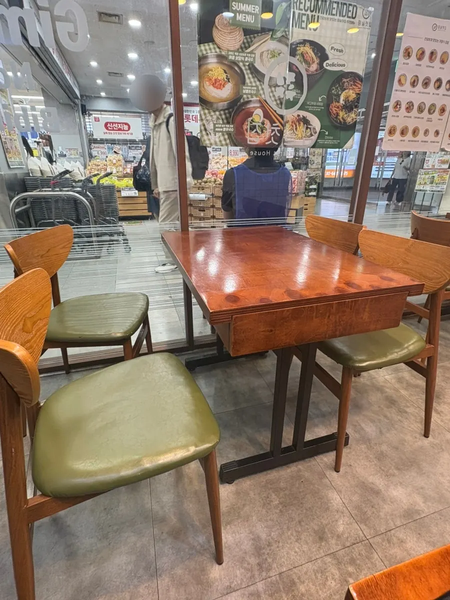 잠실첫집 4인석 좌석