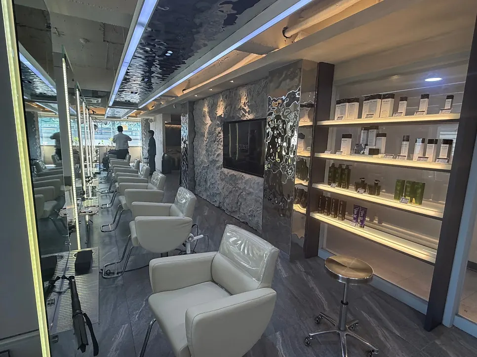 Interior of Only For You Jamsilsaenae Branch with a café-like atmosphere
