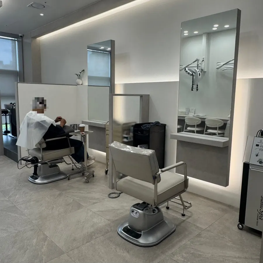 Treatment area with a full window