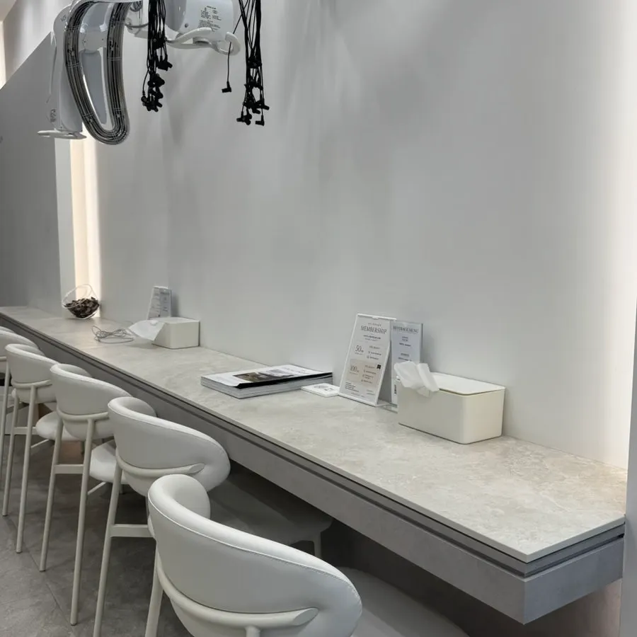 Separated flow of spaces inside Abidasun Salon
