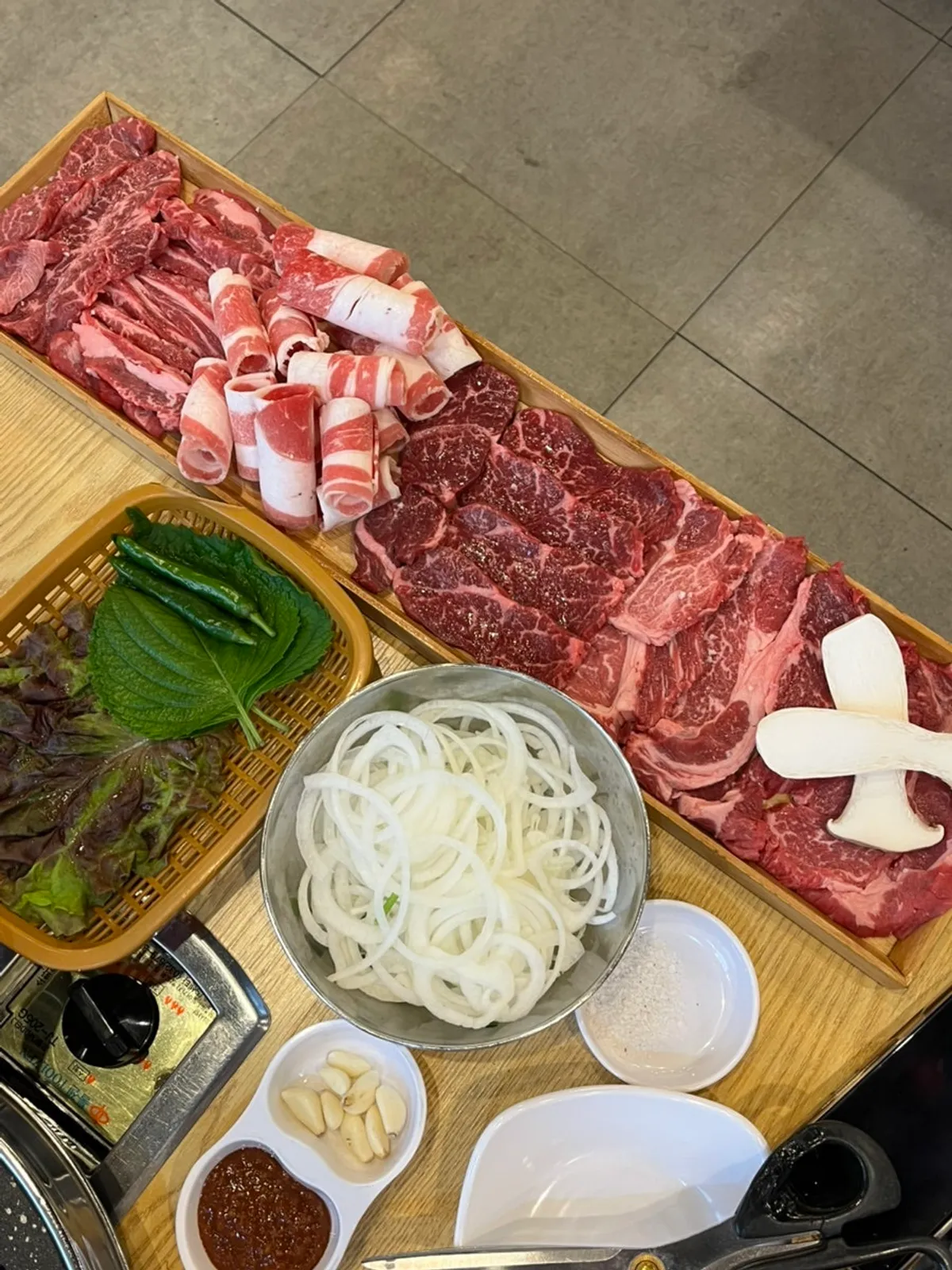 Beef restaurant visit at Ilbeonji Jeongyuk Sikdang in Jangan-dong