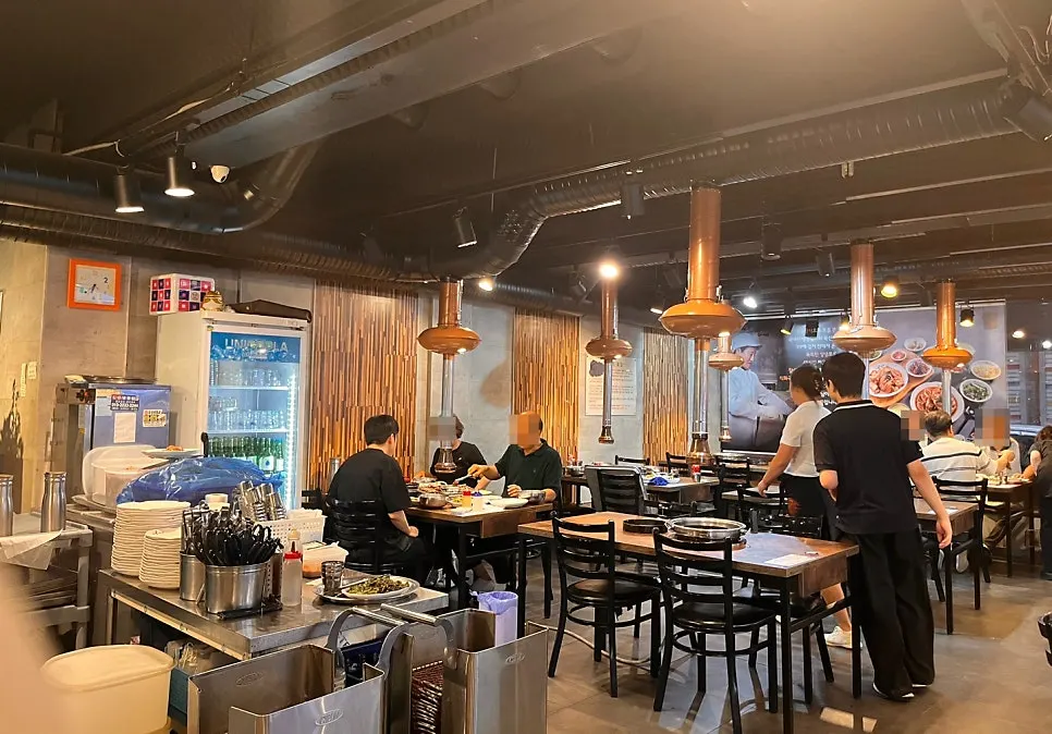 Interior of Anhung Galbi Main Branch