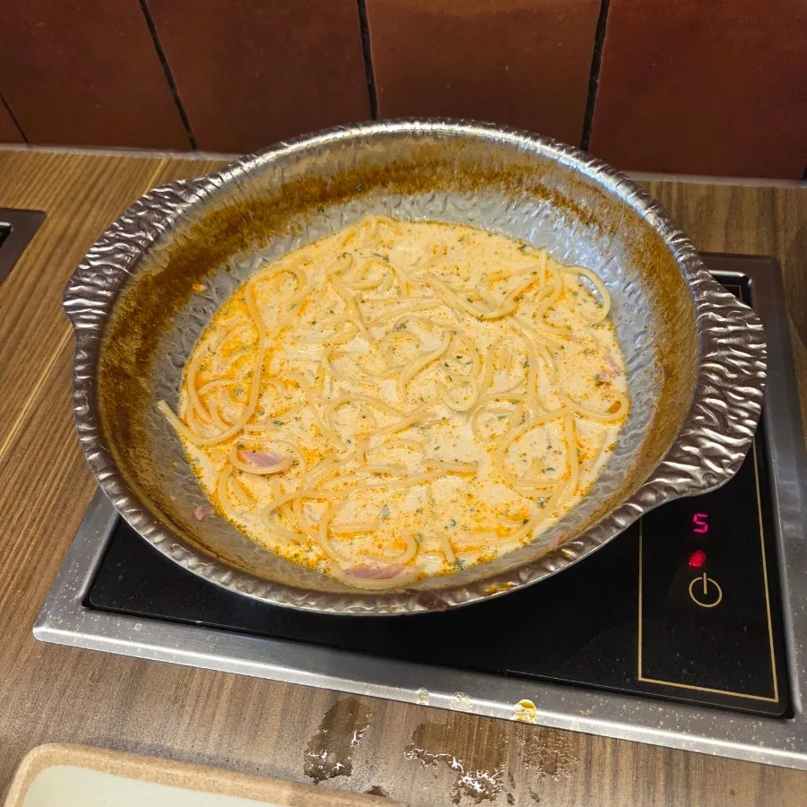 Ingredients for the ₩2,900 cream pasta at Shabu Torang