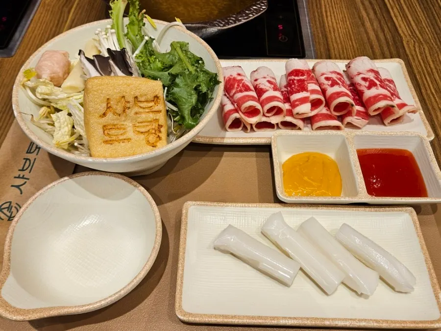 Full mild-broth beef belly shabu-shabu set