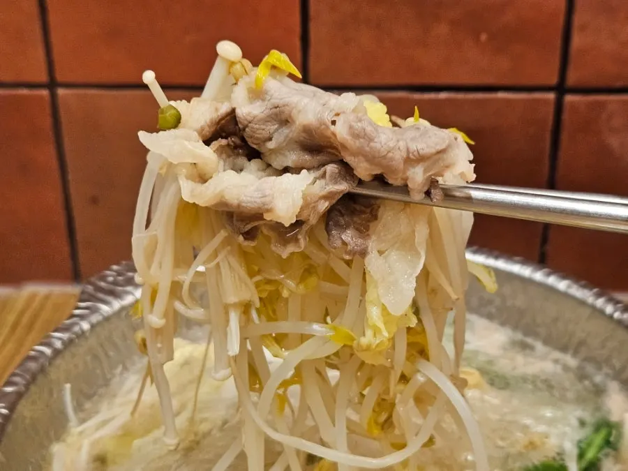 Spicy shabu-shabu and cream pasta order