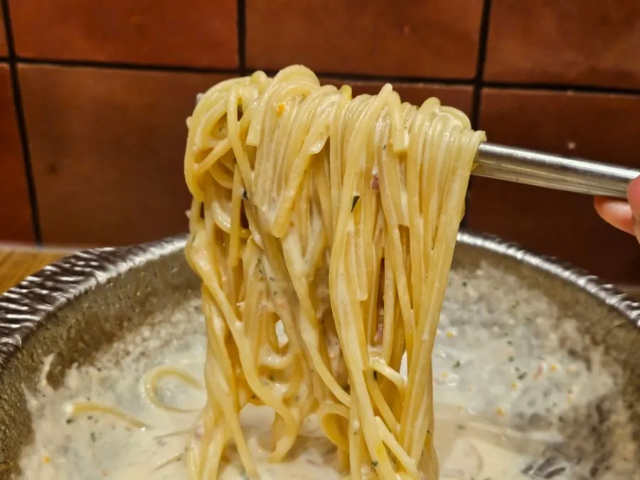 Thick, reduced cream pasta cooking process