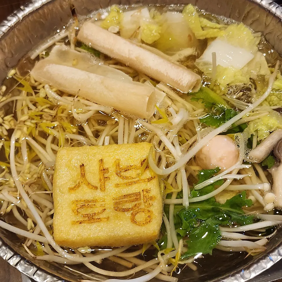 기본 육수와 닭가슴살 고기