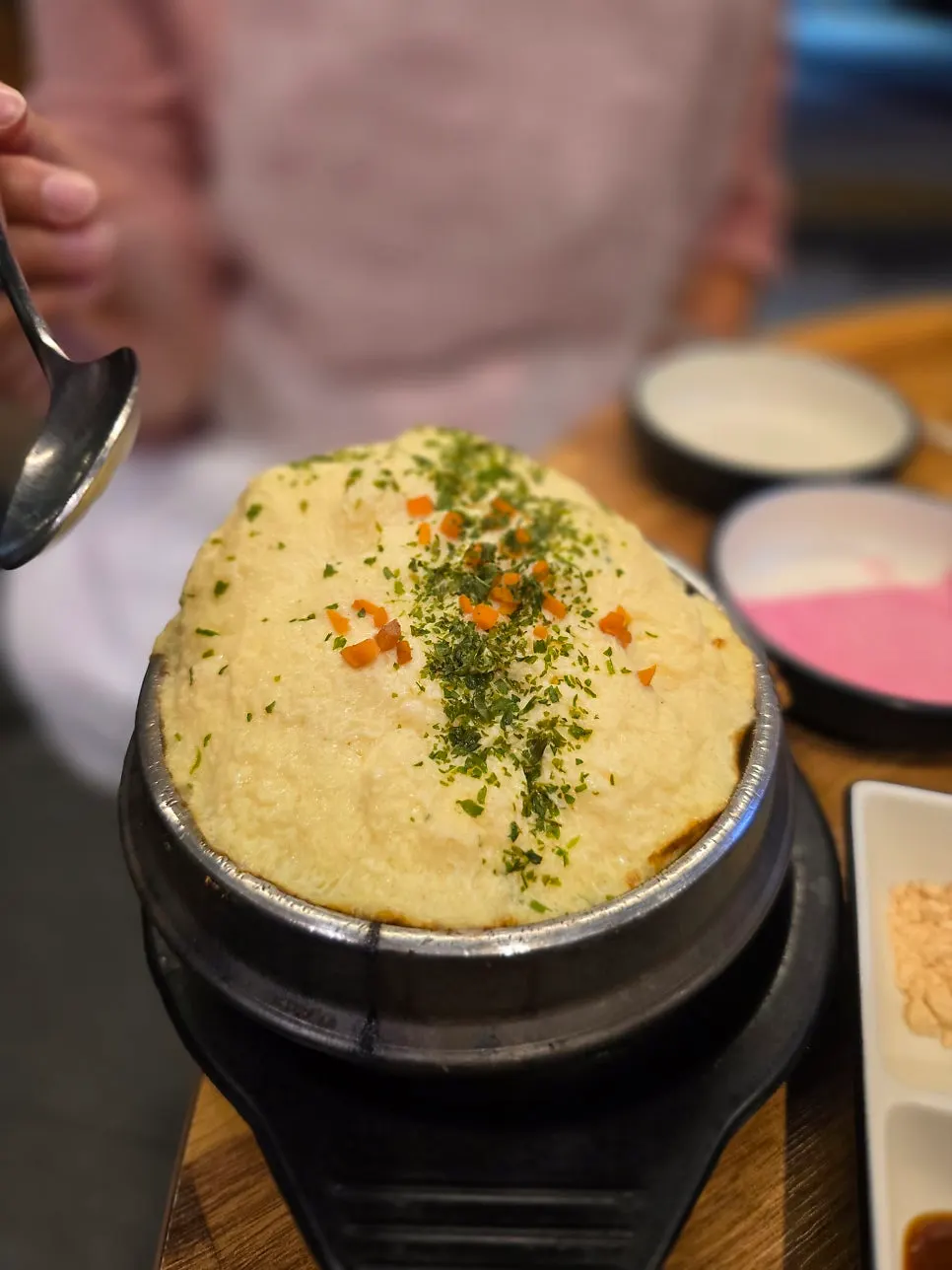 서비스로 나온 퐁실한 계란찜