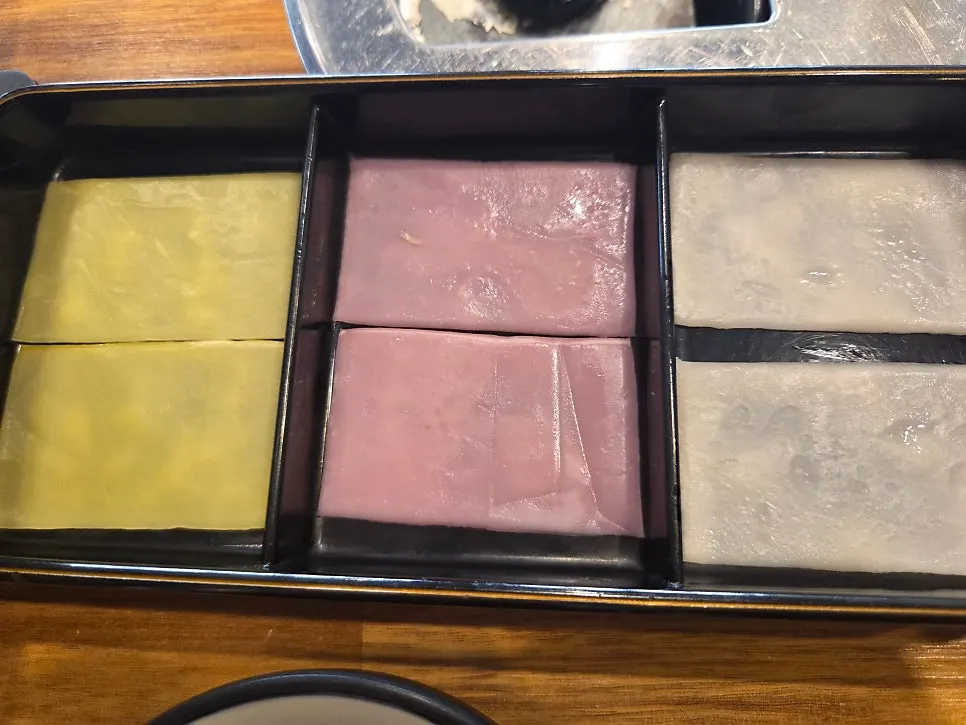 Table with the ordered dishes