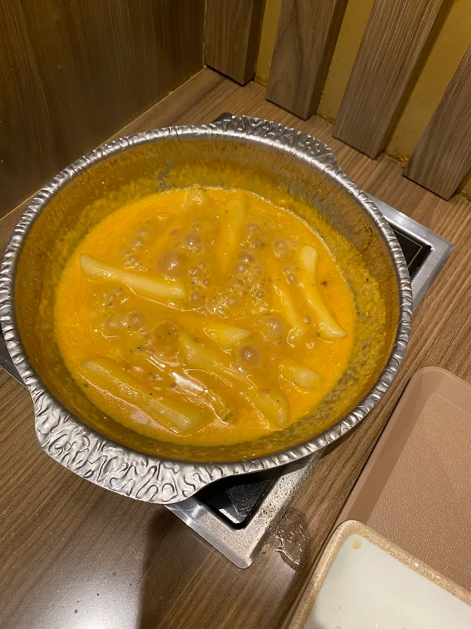 完成したクリームパスタの一口