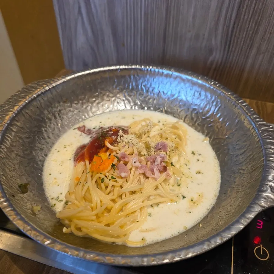 A plate of creamy buldak risotto ingredients
