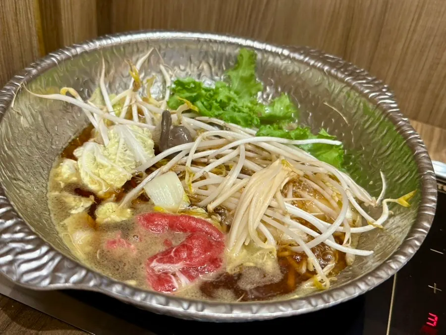 Plate of the additionally ordered meat