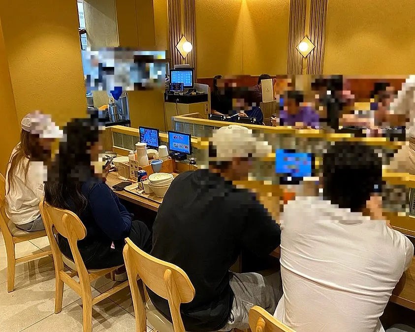 안내받은 자리와 인덕션 테이블