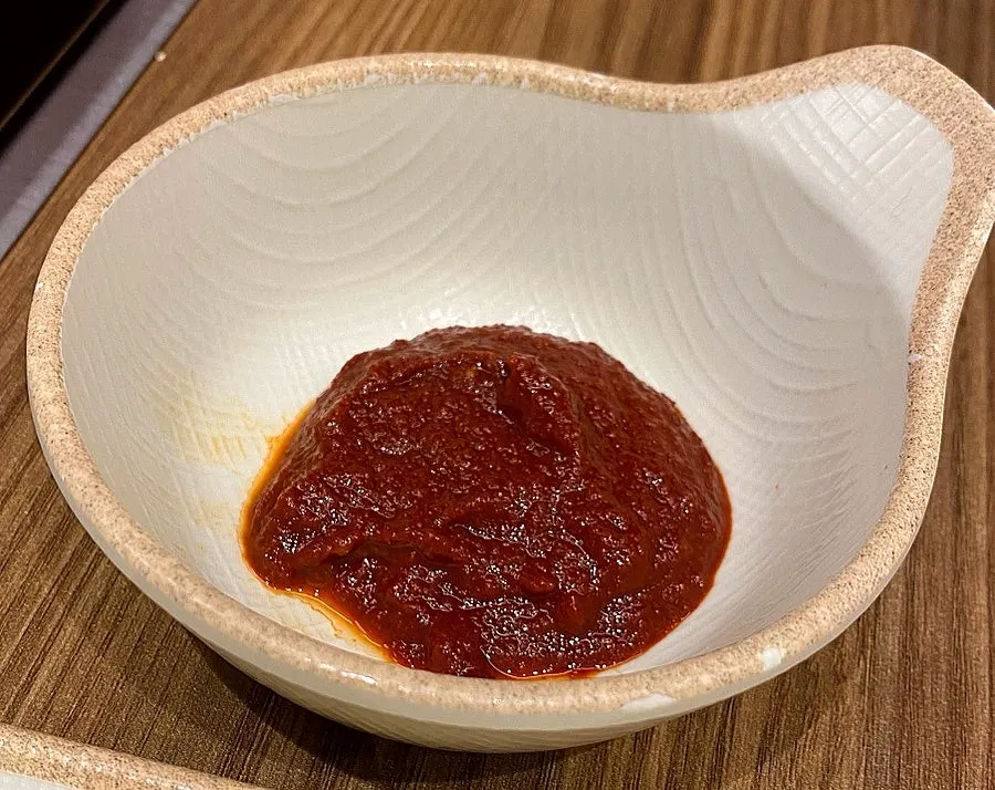 기본 구성으로 나온 우삼겹과 야채 접시