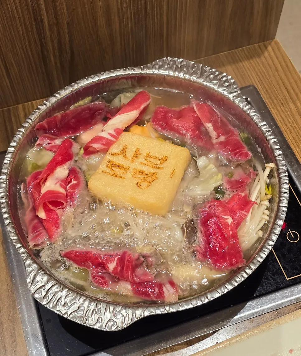 Basic shabu-shabu with meat, vegetables and mixed toppings