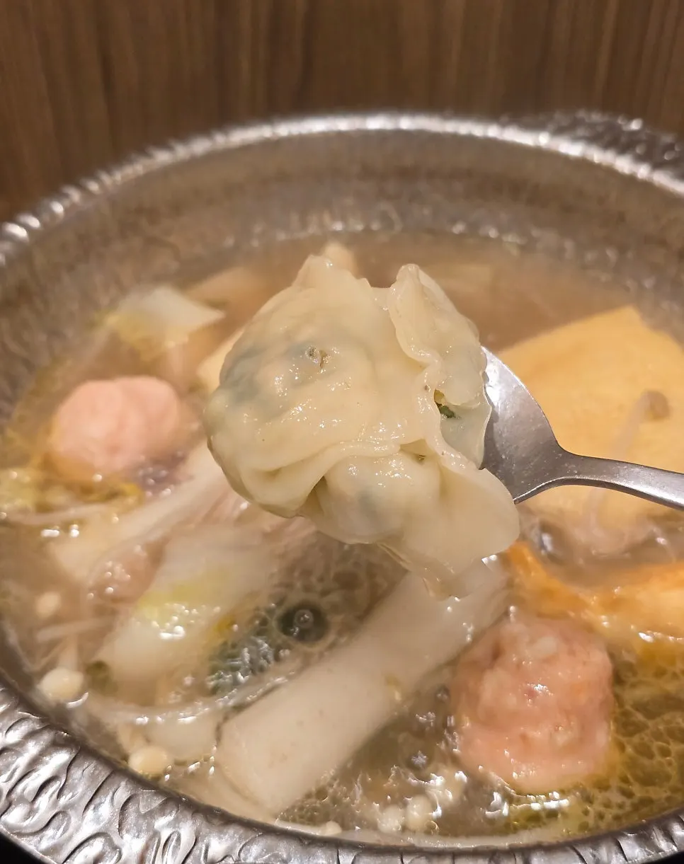 Clean, light broth of the basic shabu-shabu
