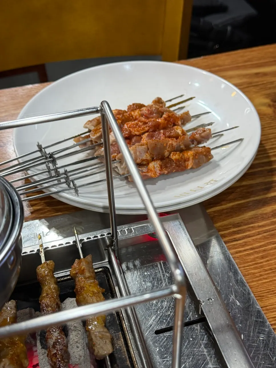 추가 주문한 양꼬치 1인분