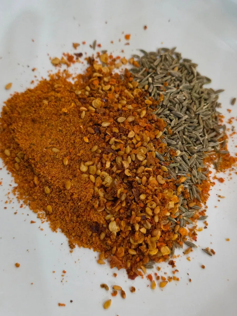 Cumin, chili seed powder, and fine chili powder seasoning