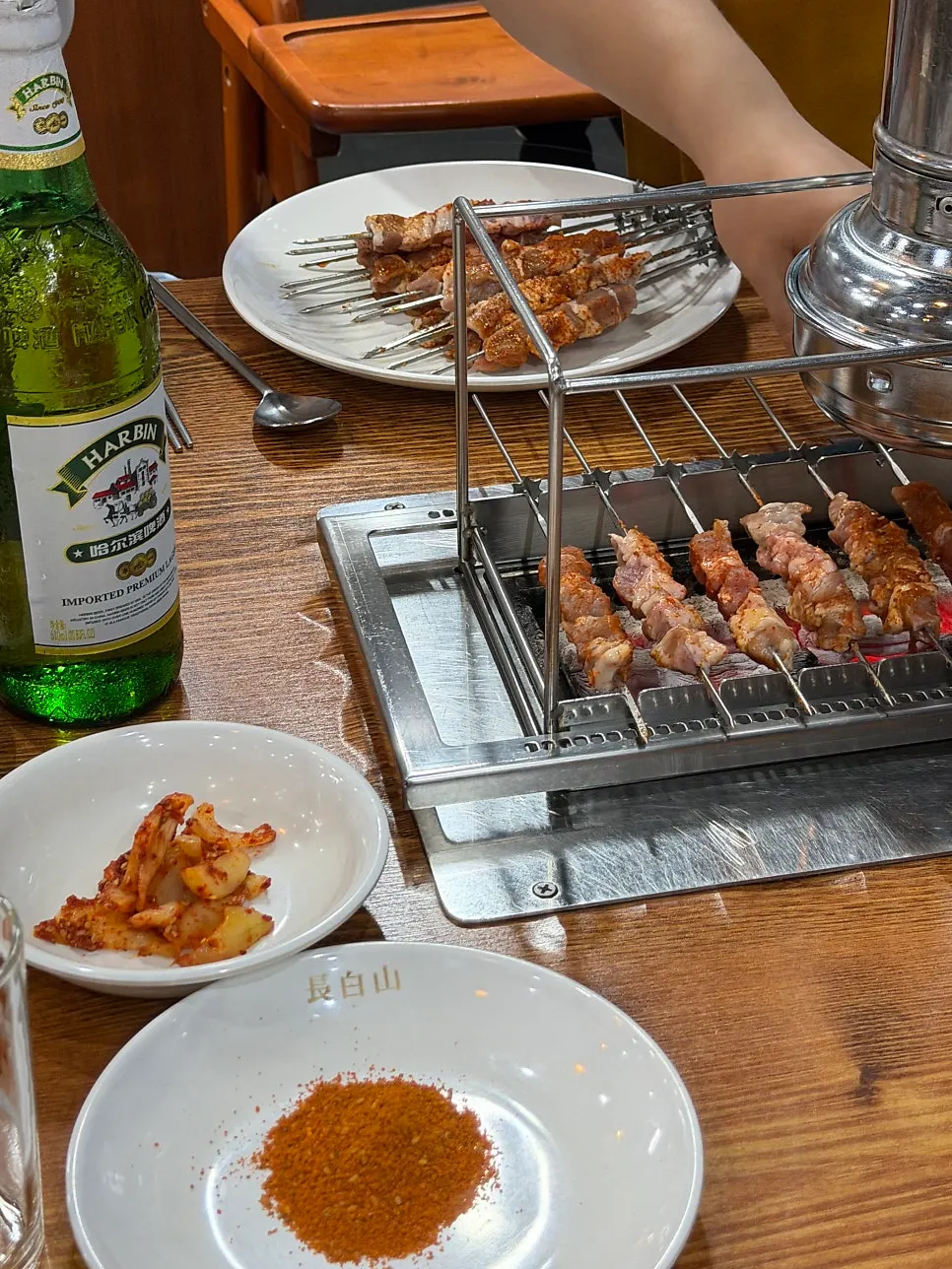 불향이 오르는 양꼬치 구이