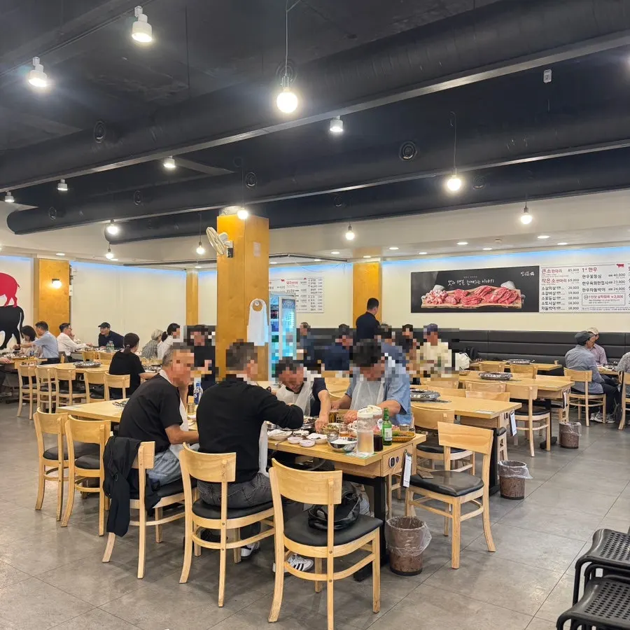 정육식당 입구 쪽 안내판