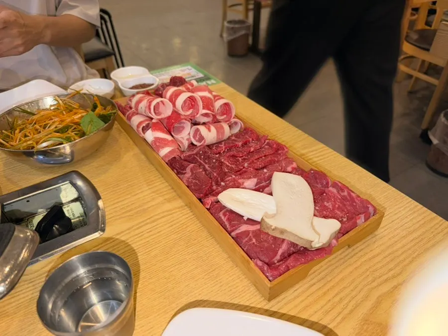 Small Cow Platter with six assorted beef cuts