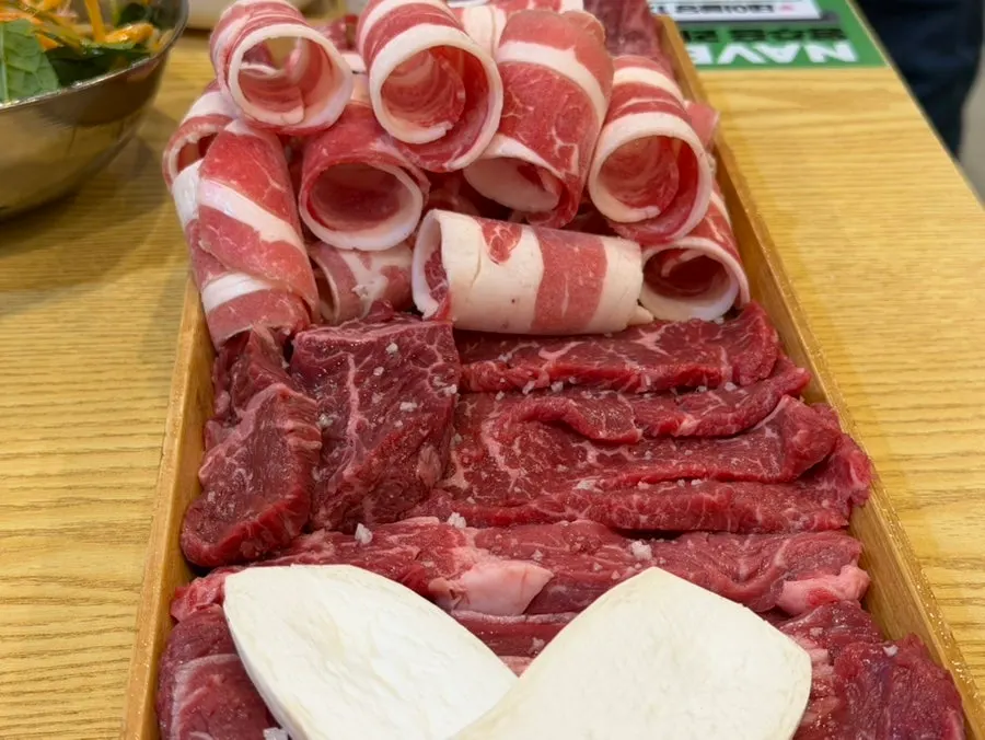 Six cuts of beef including sirloin and salchisal
